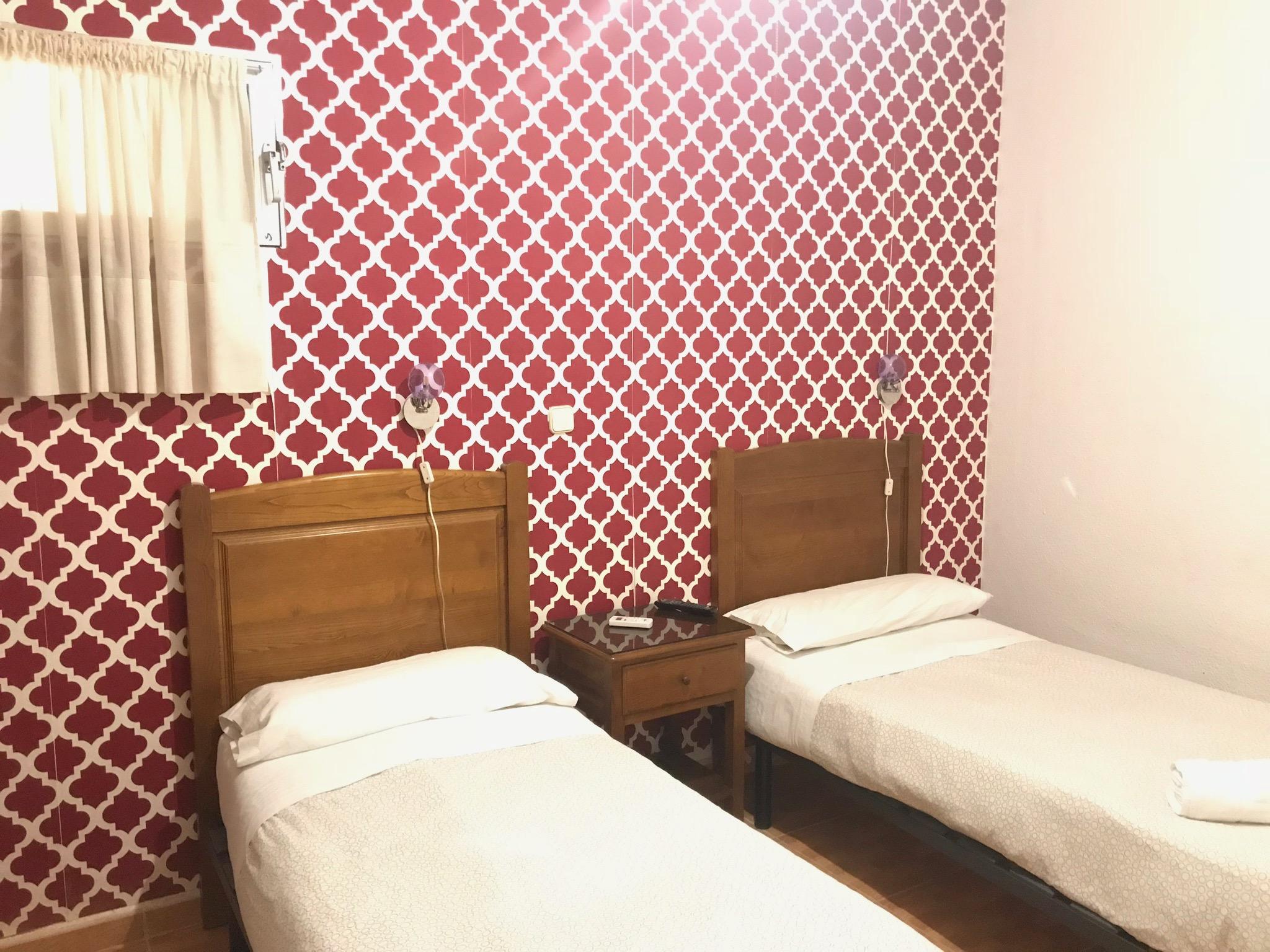 ホテル ペンション ロス ペラレス マドリード エクステリア 写真 A room at the hotel