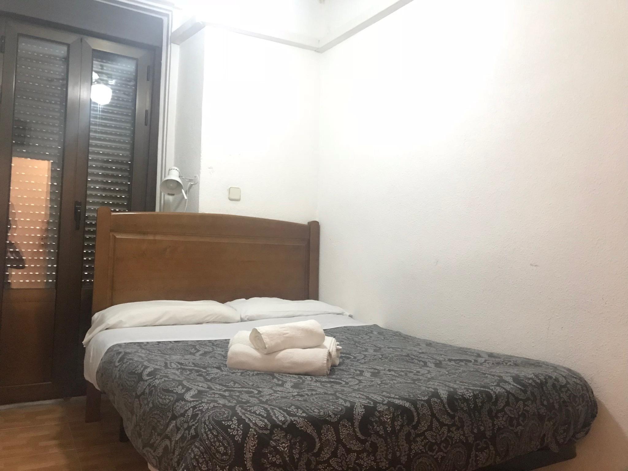 ホテル ペンション ロス ペラレス マドリード エクステリア 写真 A room at the hotel