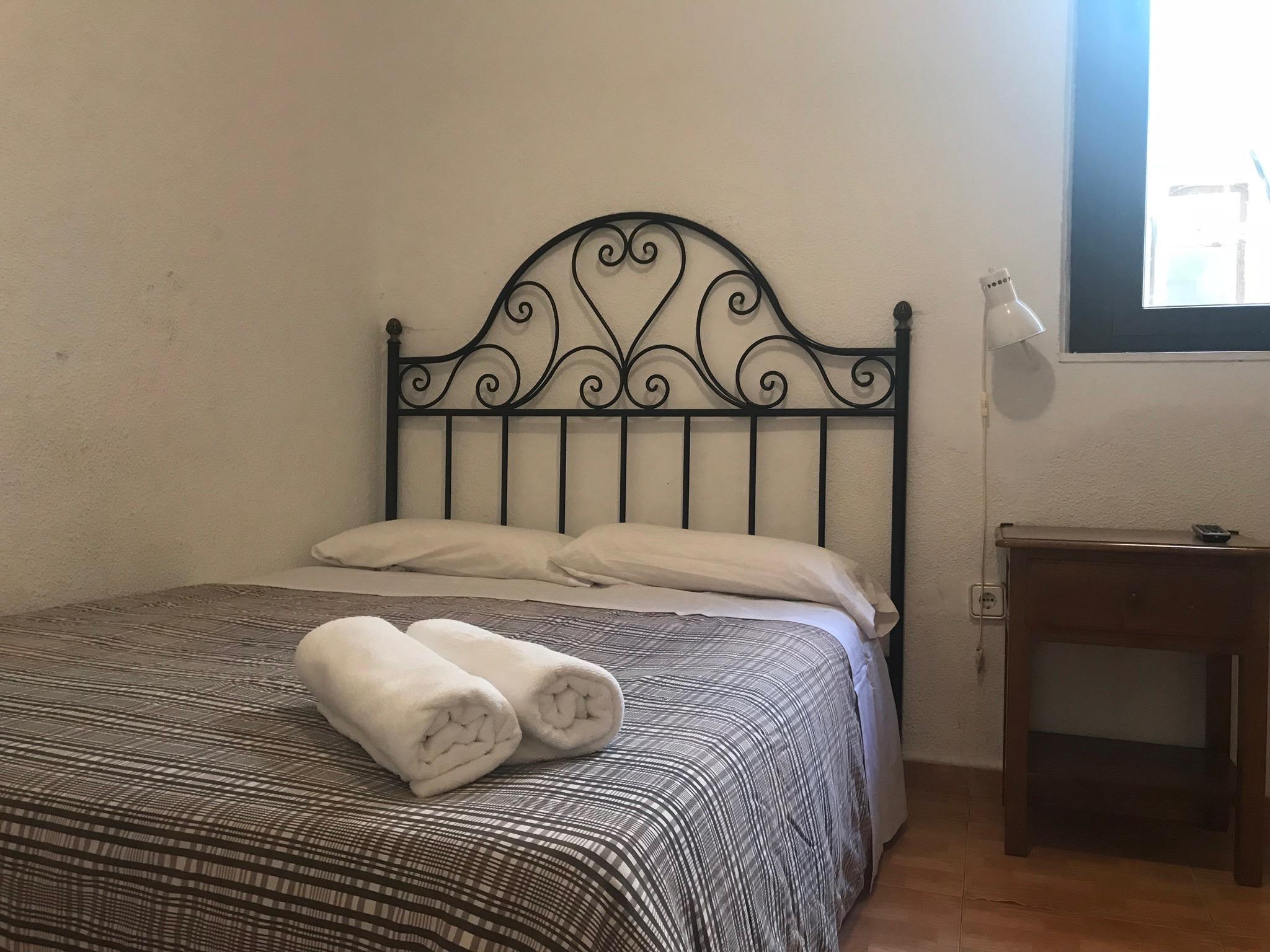 ホテル ペンション ロス ペラレス マドリード エクステリア 写真 A guest room at the hotel
