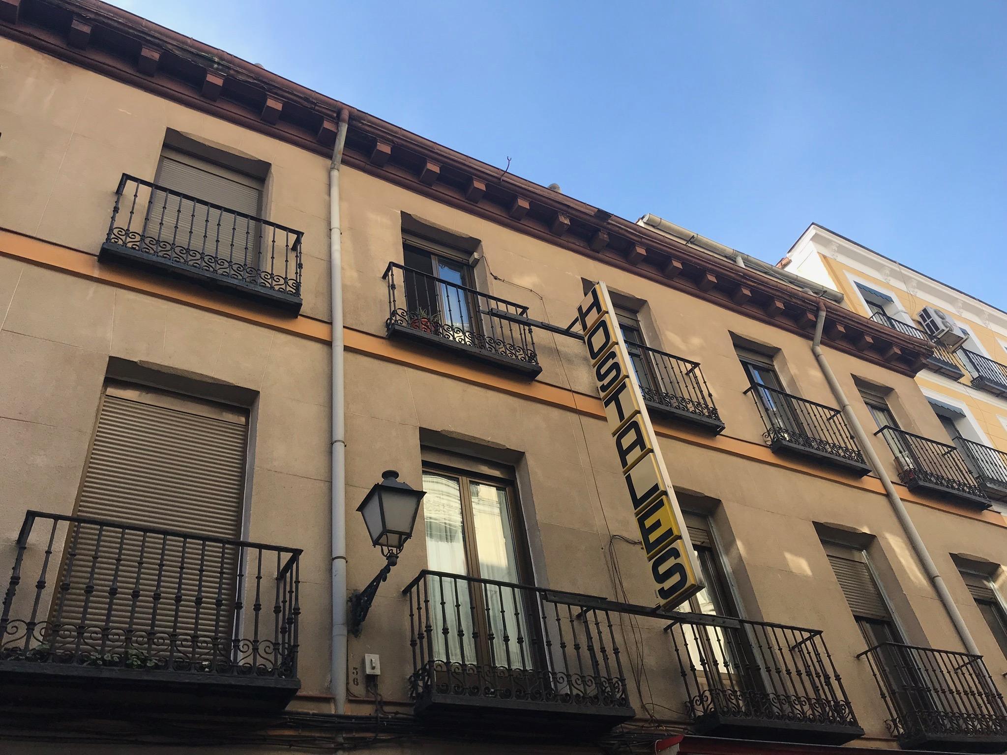 ホテル ペンション ロス ペラレス マドリード エクステリア 写真 Headquarters of the party in Madrid